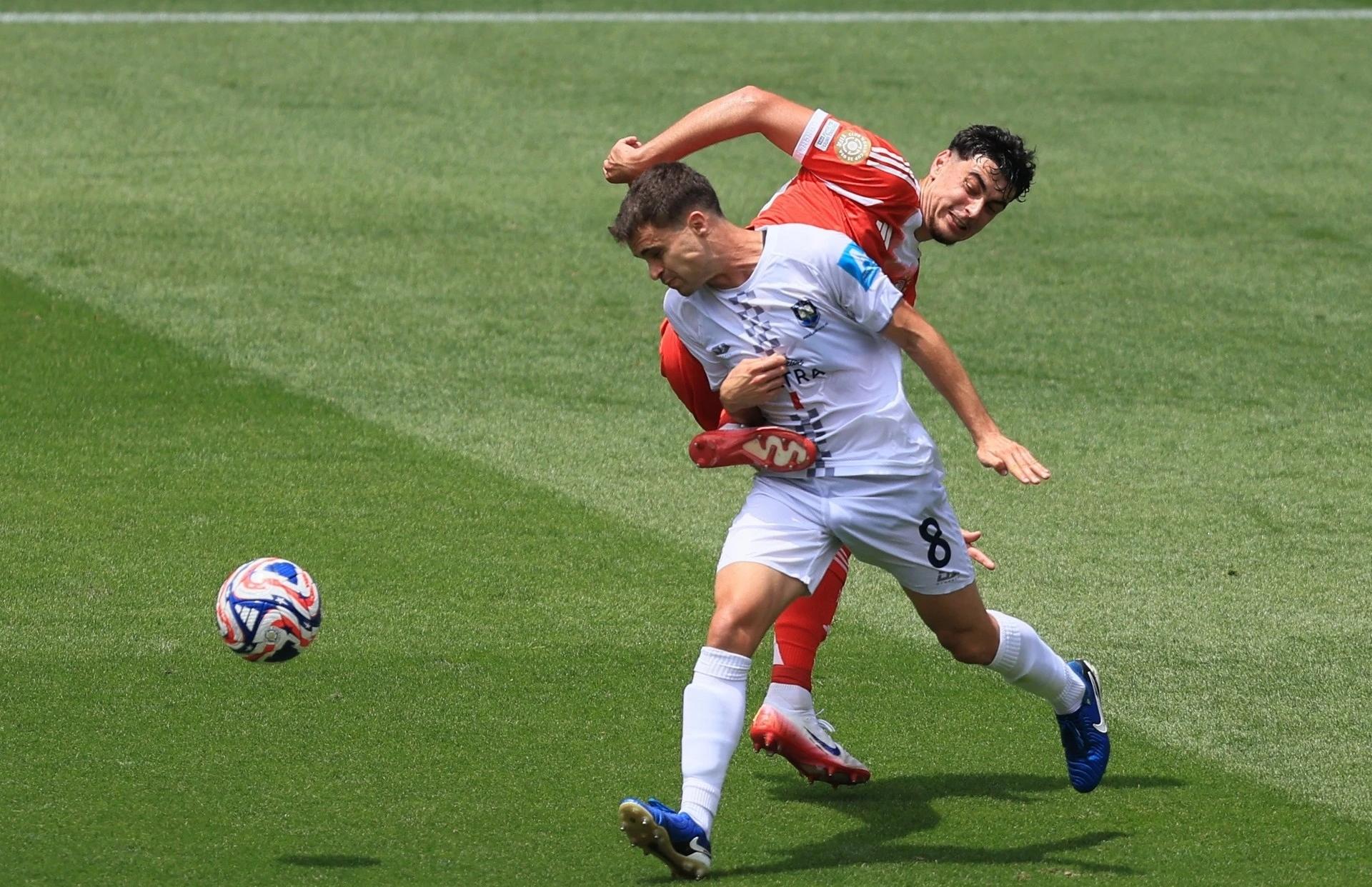 里程碑夜拜仁慕尼黑复出首秀；葡超转会期刷纪录；球迷炸锅；阵容厚度经受考验的简单介绍