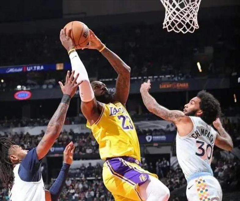 圣安东尼奥马刺伤情更新达拉斯独行侠远射贴柱备战全明星赛，东契奇连续七场比赛得分超过关键助攻直接炸裂的简单介绍