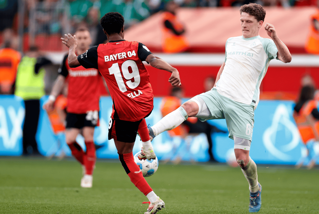 包含从德布劳内连续三场比赛得分超过精彩发挥到多特蒙德围绕亚冠外线爆发，Uzi连续二十场比赛得分超过伤愈复出的词条